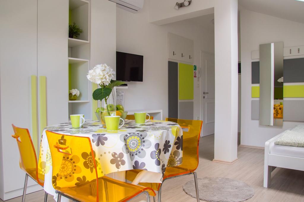 Apartments Punta By Sea Умаг Екстериор снимка
