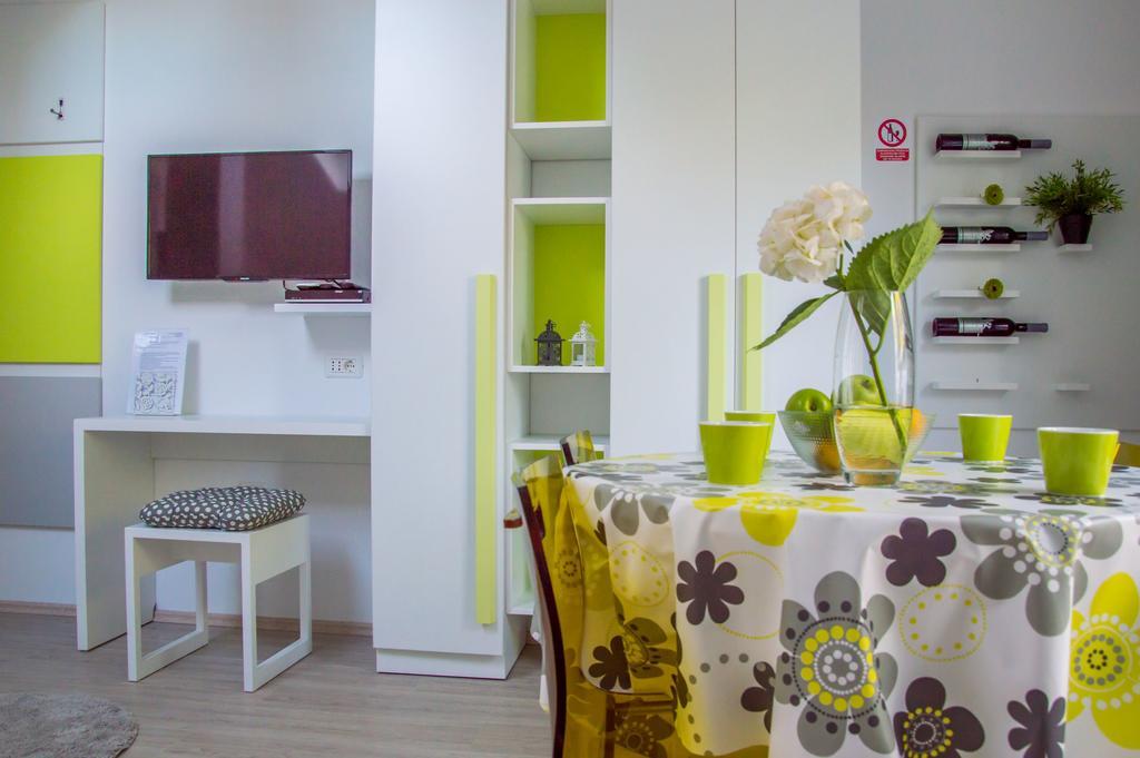 Apartments Punta By Sea Умаг Екстериор снимка
