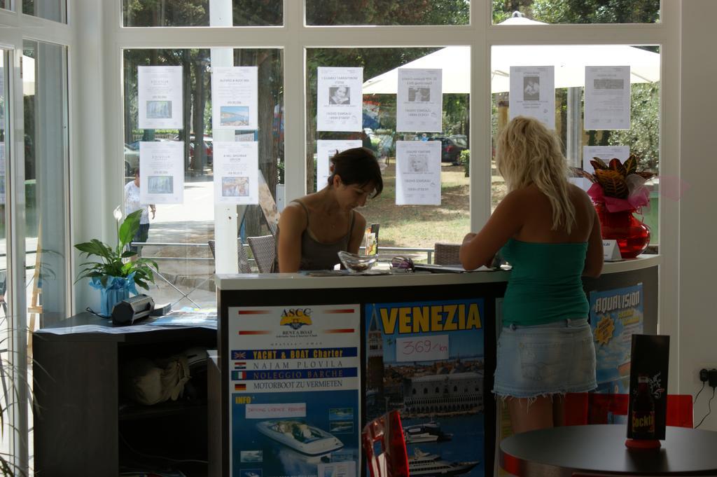 Apartments Punta By Sea Умаг Екстериор снимка